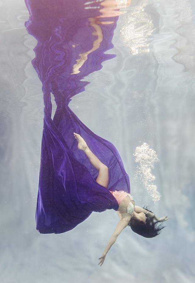 两个女孩在涠洲岛失联让涠洲岛这个美丽的海滨蒙上阴影,人们最多的