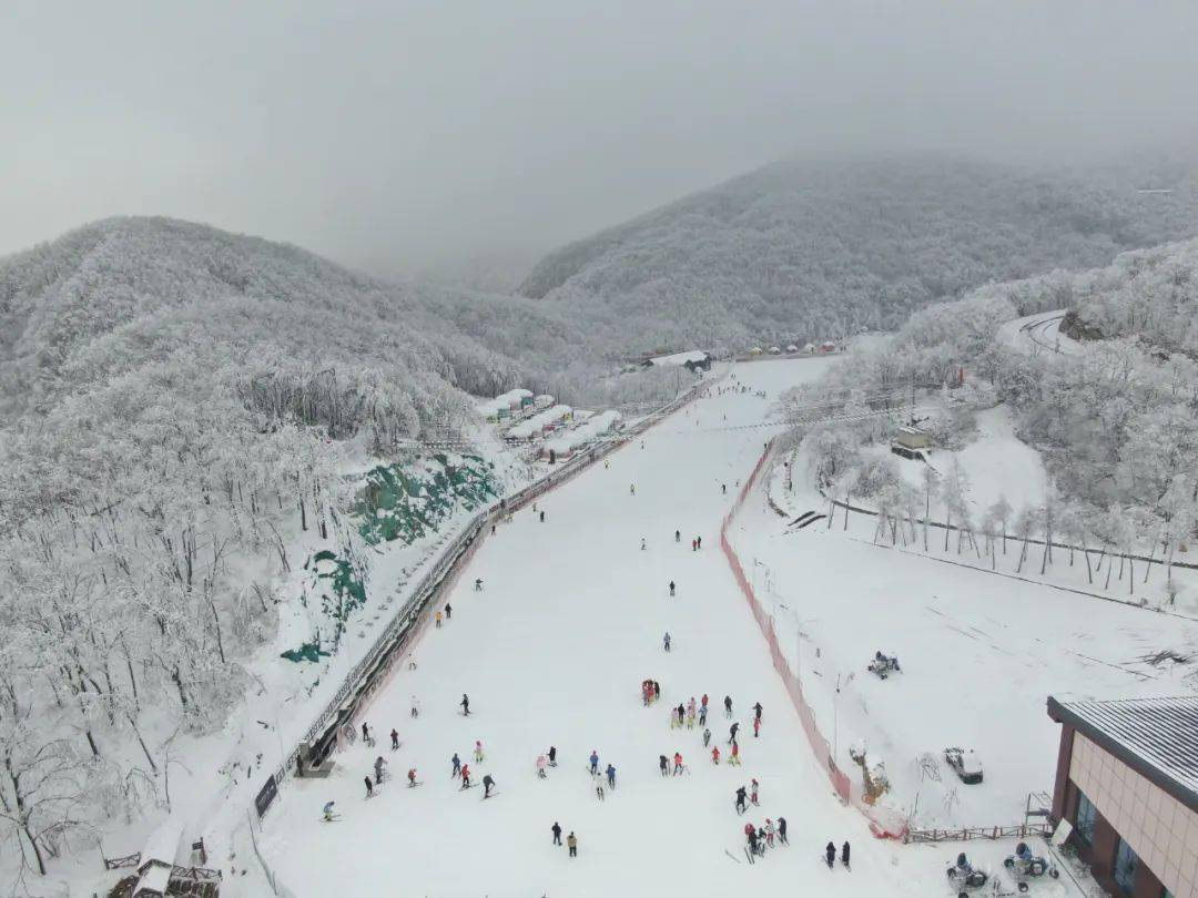 襄阳横冲国际滑雪场图片