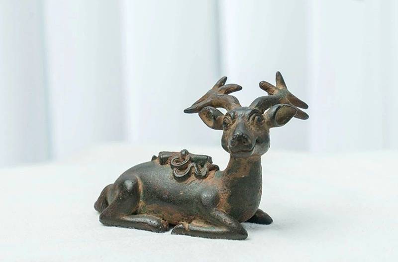 有卧螭 ,有 大样坐卧哇哇 ,有 玉兔,玉牛,玉马,玉鹿,玉羊,玉蟾蜍 ,其