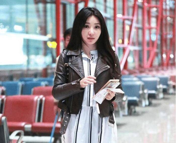 39岁柳岩发福现身机场,身材臃肿小腿粗壮,已成为"菜场大妈"_减肥_红豆