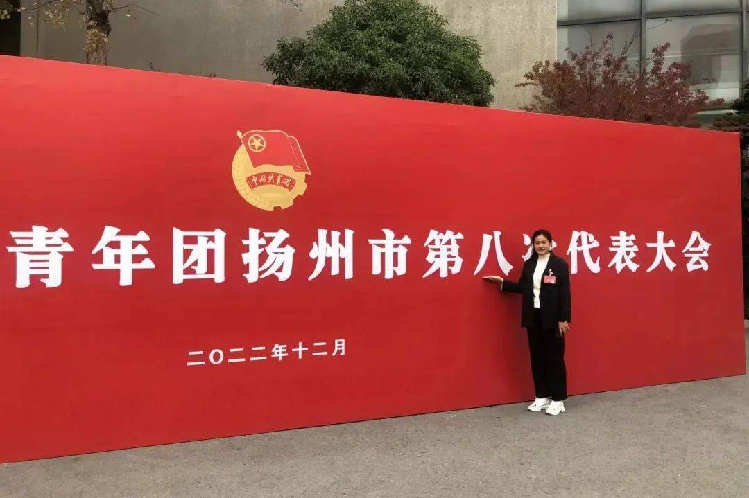 02邗江区中等专业学校学生 李洪芹"青春的盛会,五年一遇,青春的情怀