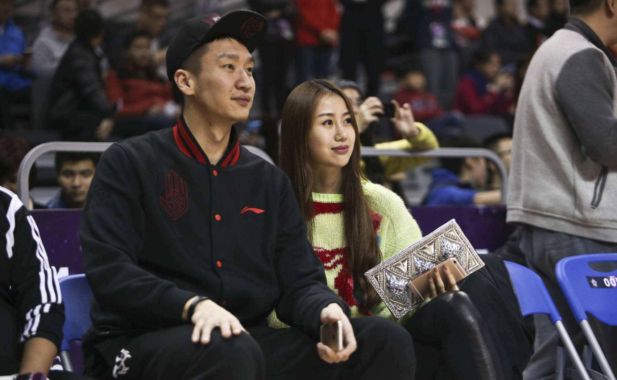 cba最美太太"财貌兼备",35岁孙悦很幸福,最应该感谢朱芳雨_陈露_妻子