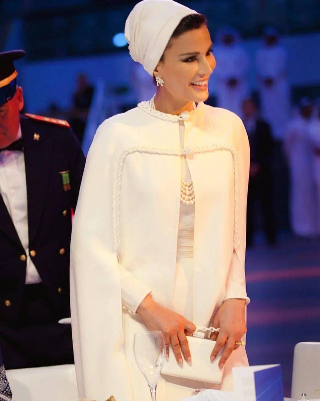卡塔尔王妃莫扎图片图片