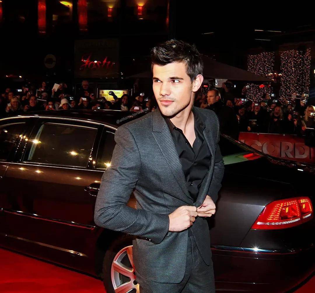 泰勒·洛特纳从出生到30岁的转变_比莉·洛尔德_之城_时间