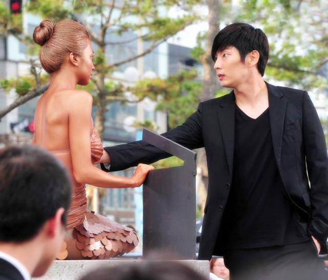 「银幕情侣」李准基朴河宣,爱如果重来不必再低到尘埃_泰山_爱情_two