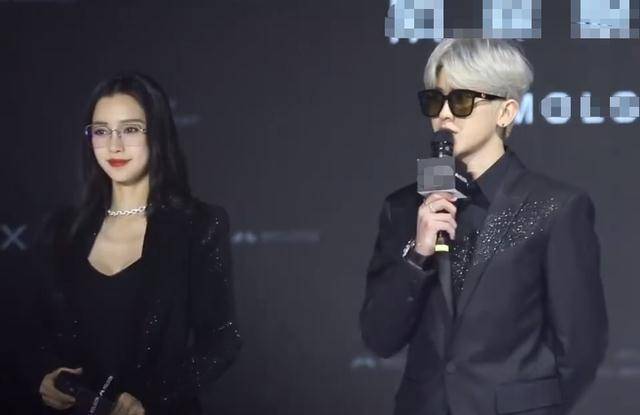 蔡徐坤baby《跑男》后再同台,这打扮,确定不是豪门姐弟?