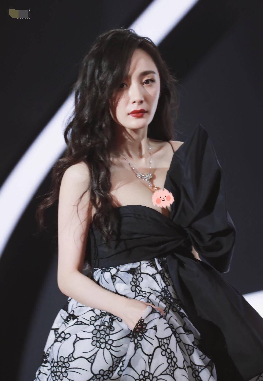 杨幂身材口蝴蝶结好大引围观_网友_郭品超_张雨绮