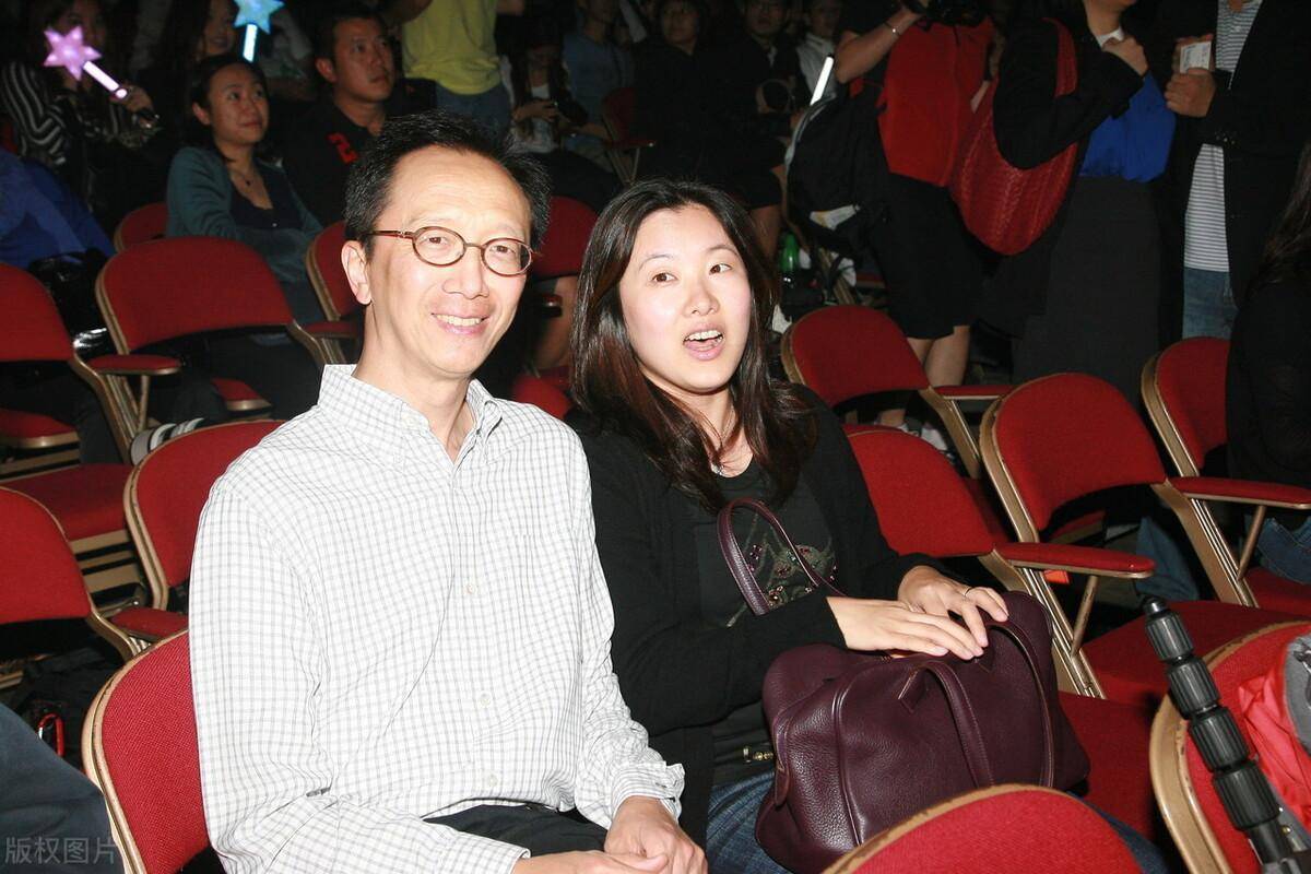结婚后,在体育圈销声匿迹的伏明霞,正在名媛圈如鱼得水_郭晶晶_quot