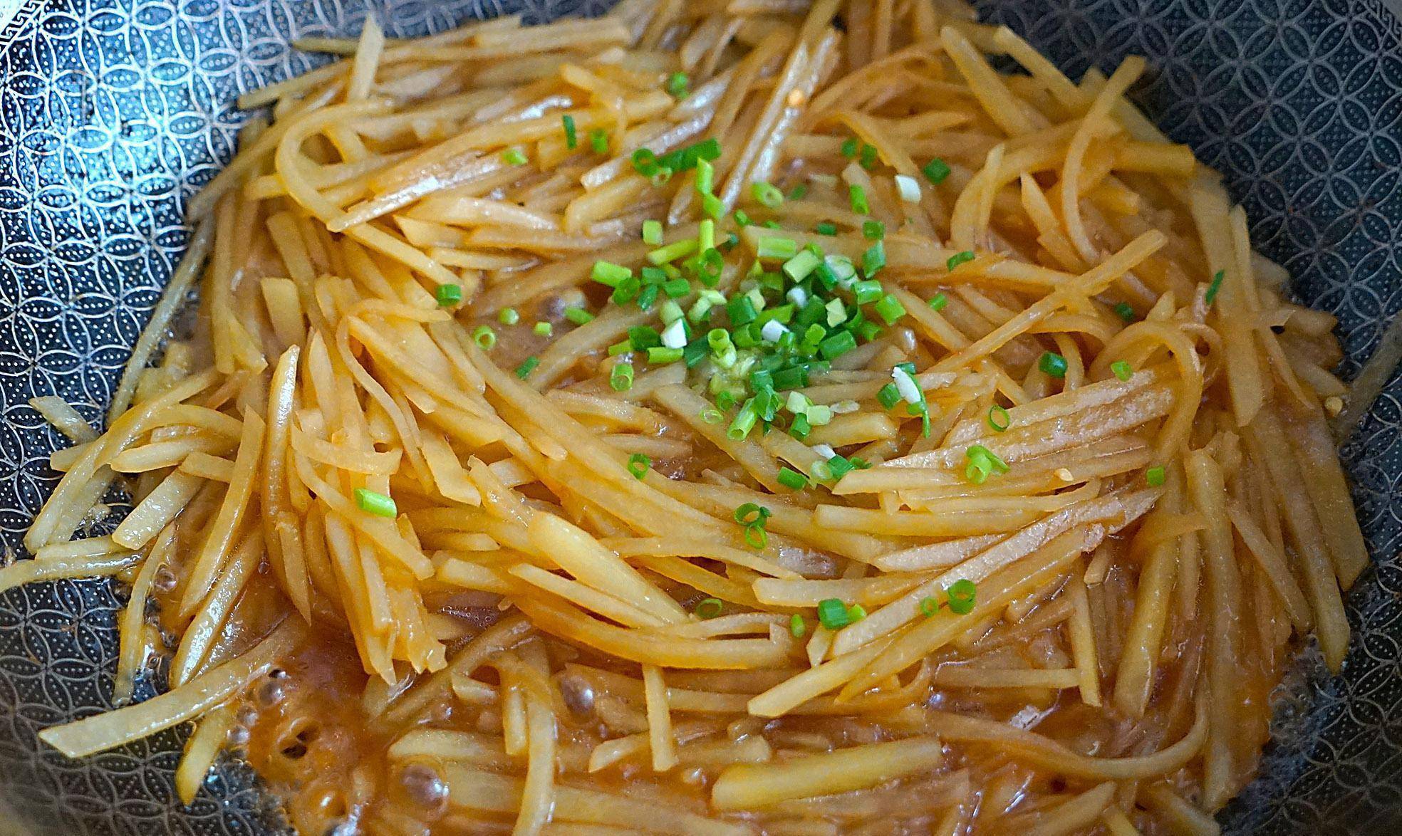 試試加點醋,味道比米飯還好_考驗_女兒_酸辣土豆絲