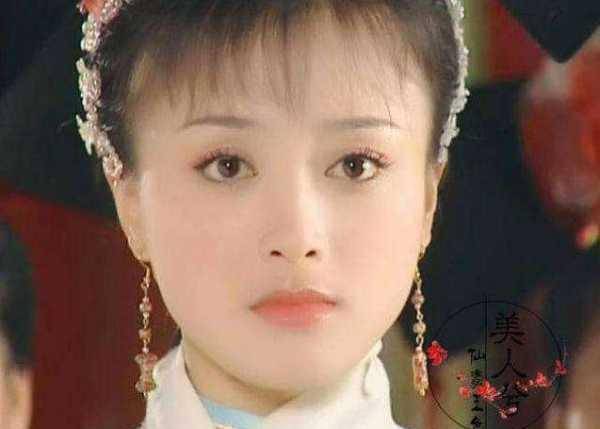 秦岚真的是一个颜值很高的女明星,看来她年轻时候的照片,你一定觉得很