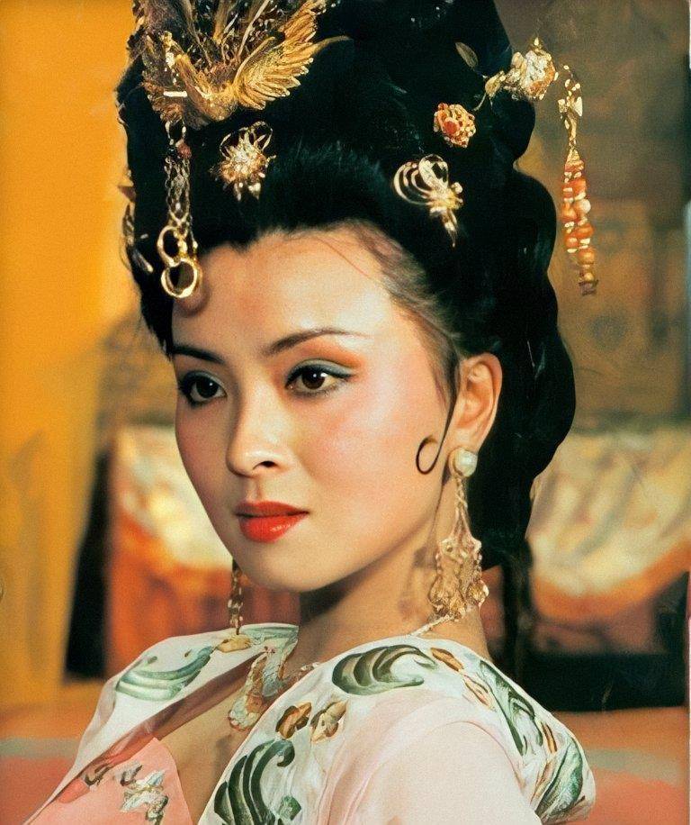 80年代大陆古装美女,只服这4位,个个眉目传情,让人怦然心动_朱琳_周洁