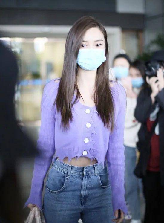 杨幂baby果然是铁闺蜜啊,驾驭紫色意外变成了姐妹装_李沁_时尚_毛衣
