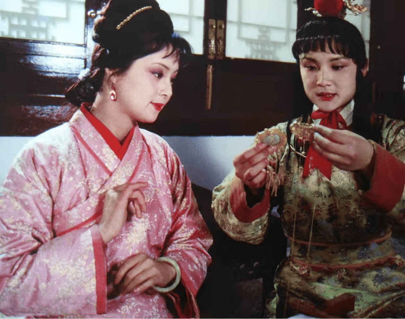 调笑令词组 木石前盟遭遇金玉良姻 读《红楼梦》第八回_宝玉_黛玉