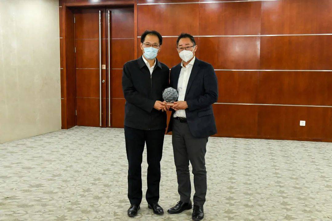 区领导唐茂华,崔伟及区相关单位负责人参加.返回搜狐,查看更多