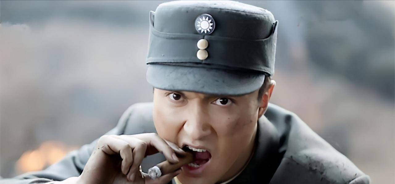 《亮剑3》再现神剧风采,吃草根啃树皮的年代,战场抽雪茄喝咖啡_李云龙