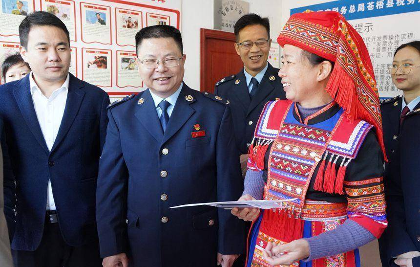 "代开发票便民服务点"正式落地梧州苍梧县_六堡镇_税务_纳税人