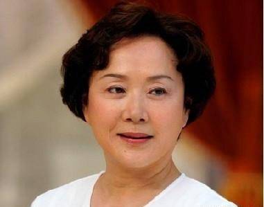 女演员吴竞,29岁嫁给导演张元,婚后41年夫妻恩爱家庭幸福_妈妈_演艺圈