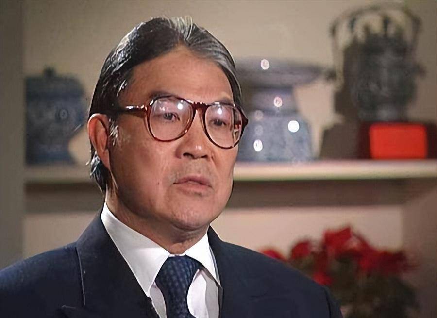 但他的身份在两岸依旧重量级虽然逐渐将家族事业交给子孙要知道霍震霆