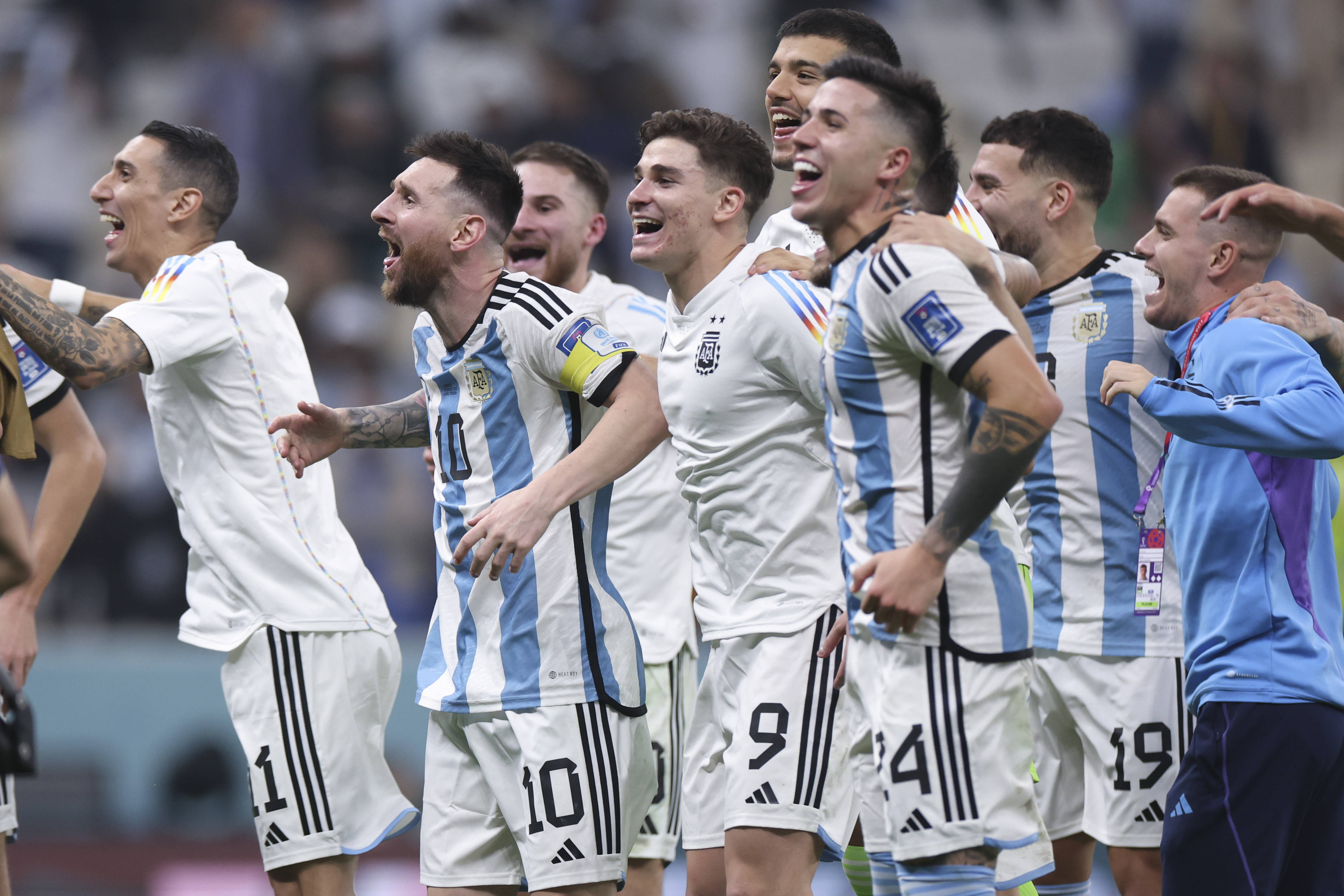 “世界杯”世界杯早报：阿根廷进军决赛梅西刷爆纪录C罗不打算退役