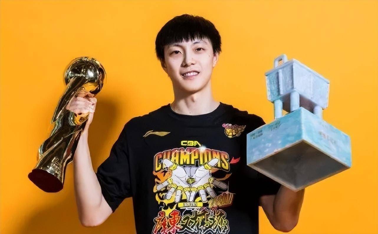 饱受争议的胡明轩能否再次起航?_比赛_助攻_篮板