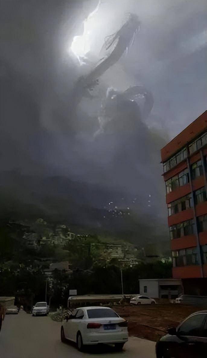 能亲自到铜山湖走一趟,通过采访目击证人,看"水怪"一说到底是否属实