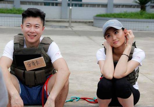 用7年时间等她长大,如今一家四口幸福美满_李小鹏_李安琪_夫妇