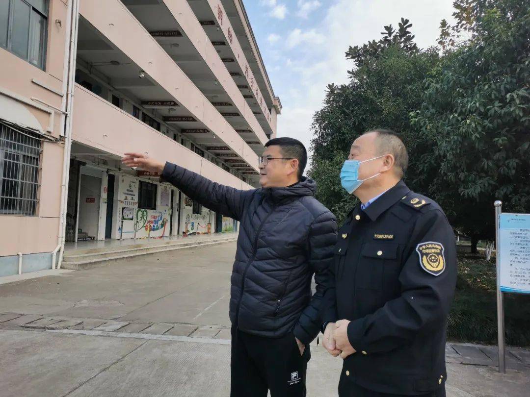 航埠初中名誉校长宋昌顺帮扶学校建设_胡峰_办学_发展