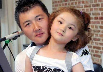 孙楠两个女儿对比,同一个爸不同妈,差距不是一般的大_宝瑶_潘蔚_教育