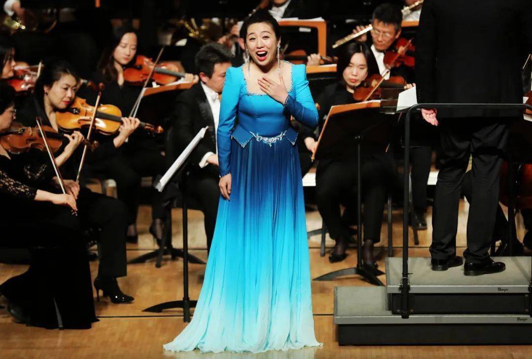 袁野歌唱《共和国之恋》等两位加起来只有20岁的可爱小朋友:武弈帆