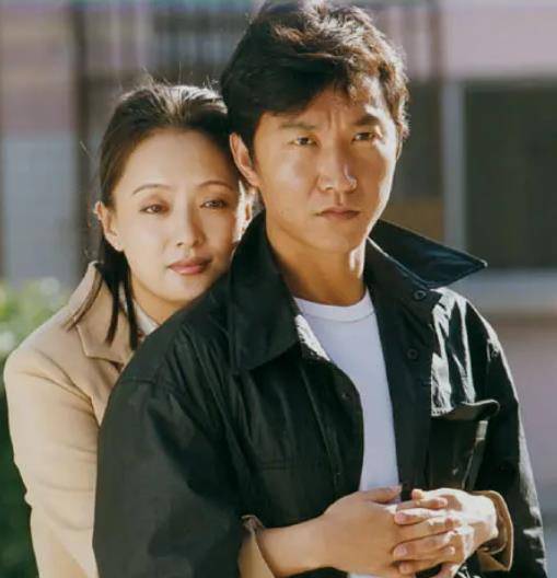 张世豪是《插翅难逃》这部电视剧里面的主人公,这个角色的定位是合胜