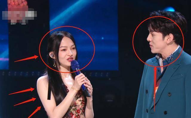 与张韶涵合唱难掩紧张,二人肤色差我却看呆了_皮肤_时候_偶像