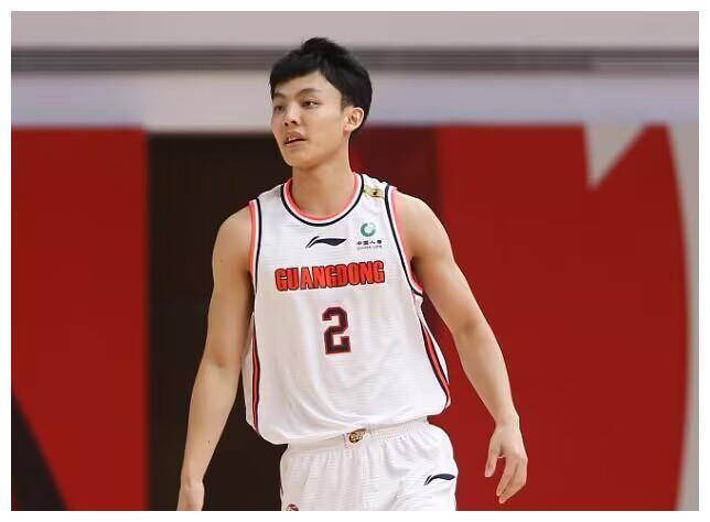 徐杰:篮球巨星成长中_广东_比赛_国青队
