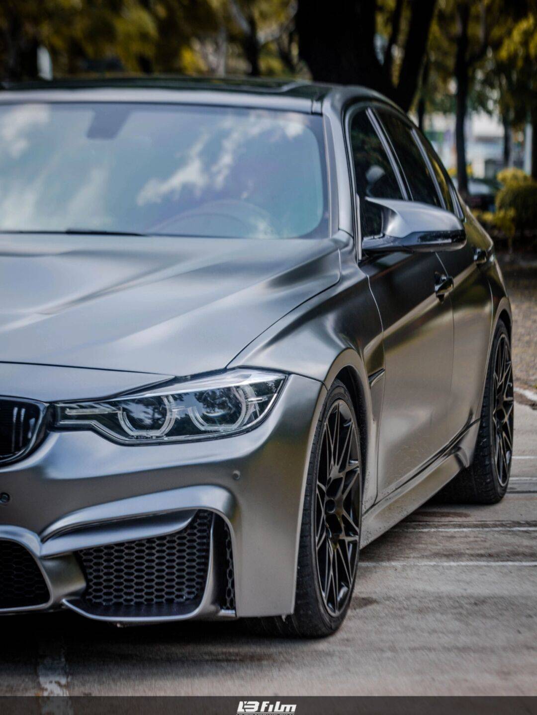 宝马lb改色膜电光金属深邃灰,宝马这个电光效果你受得了吗_搜狐汽车