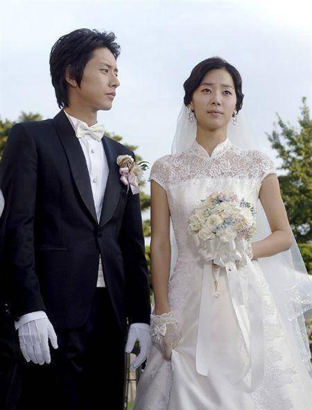 在2010年,韩智慧和郑赫在夏威夷举行了婚礼婚后据说韩