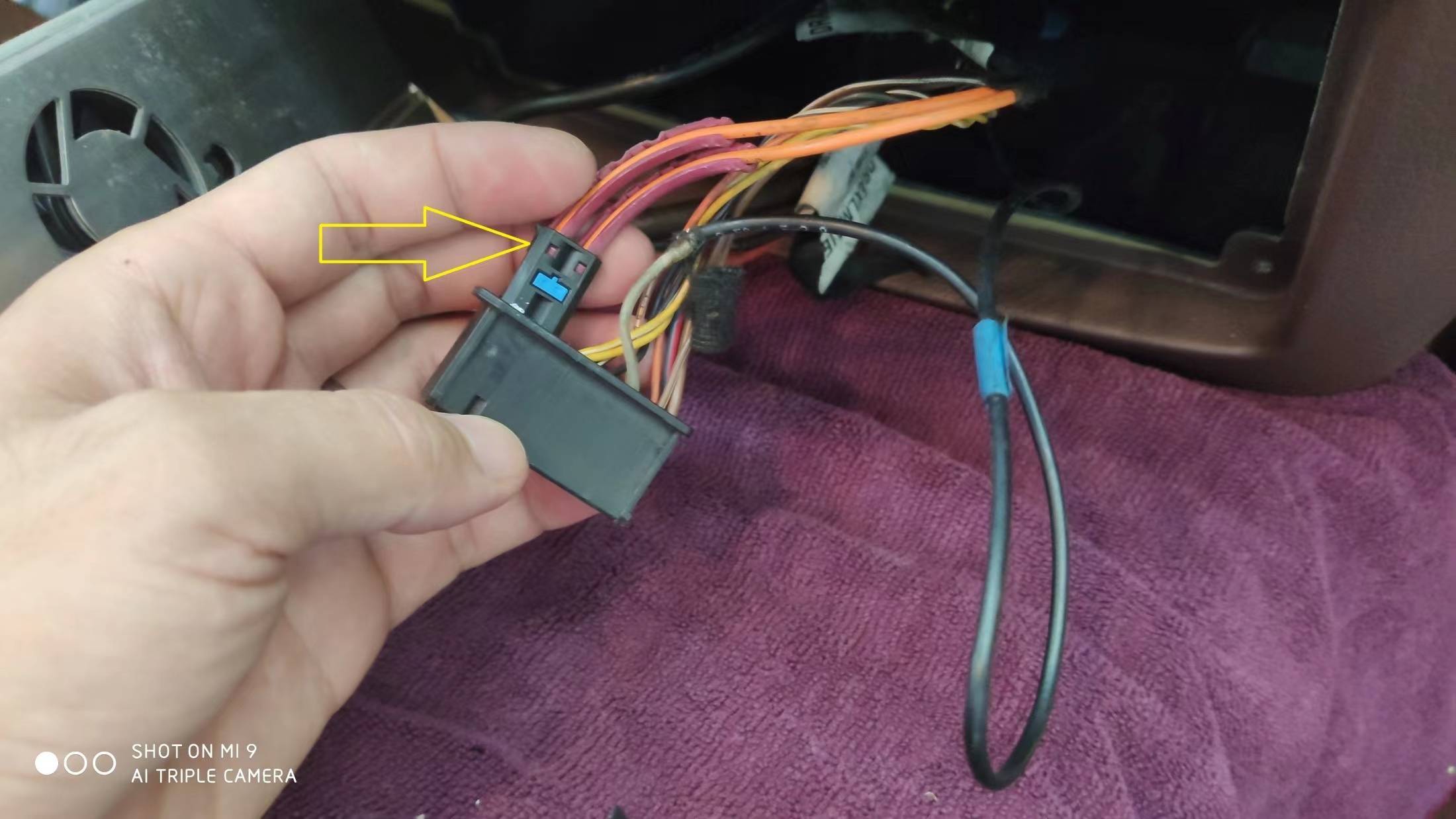 智马力06年-09年奔驰s级无线carplay无线hicar模块升级无损教程_主机