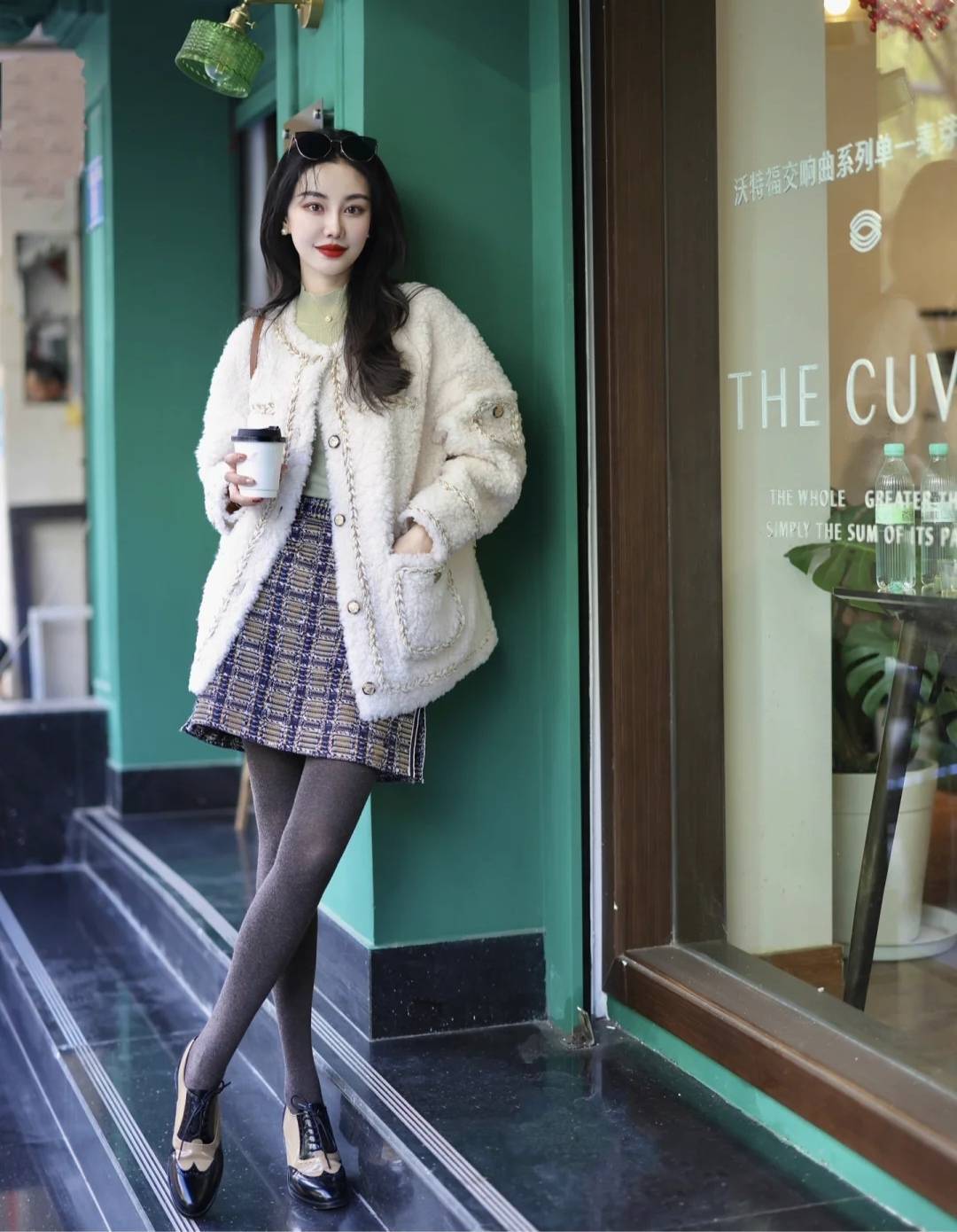 保暖又好看,上海女人冬天流行这么穿,59套搭配普通人照穿也美