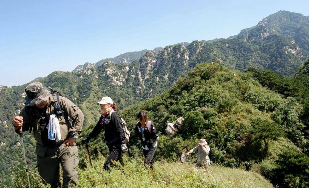 一帮人从夫夫峪翻山越岭到直峪,这是想干啥呢_驴友_小时_峪口