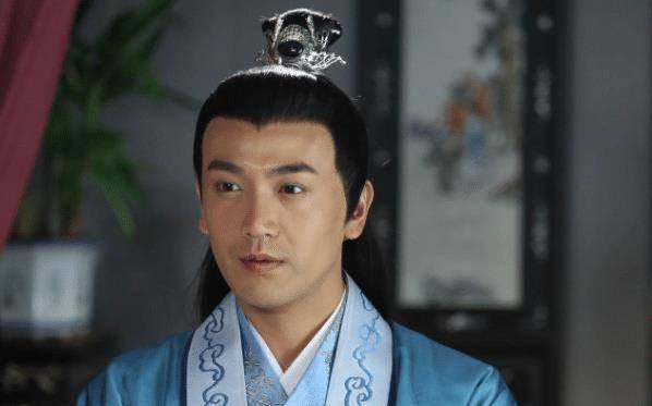 精通多国语言的张智尧,还学习过很多武术,如今也40多岁了_生活_时候
