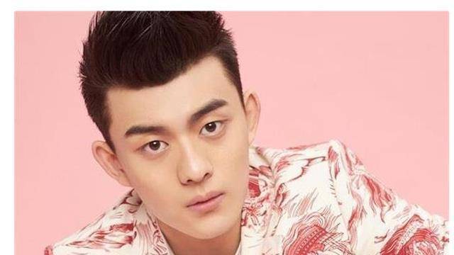 但是还是有不少网友表示,刘润南是看到女方先出来澄清