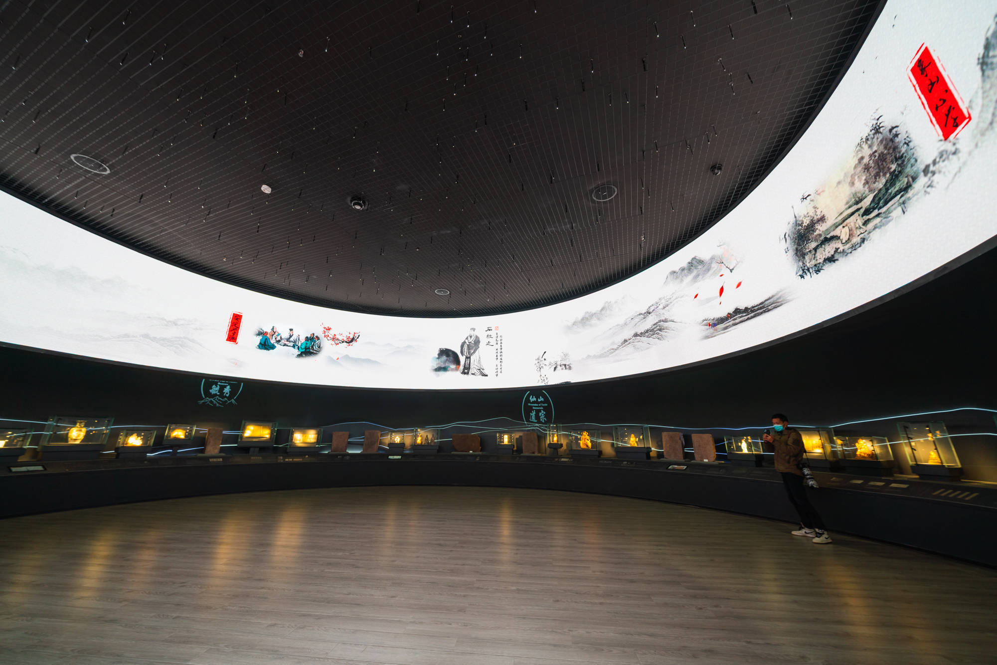 天台县博物馆成立于1959年;1960年,并入文化馆;1985年,筹建天台县博物