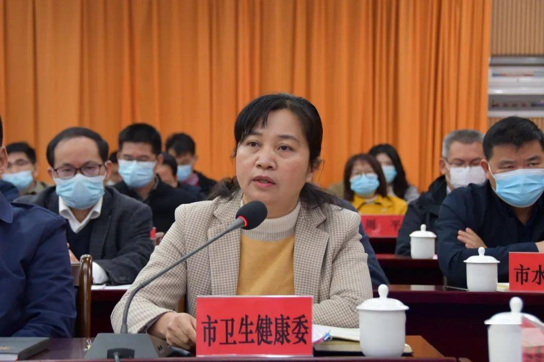 市卫生健康委主任黄苓回答询问提问,回答,追问,补充……在一个多小时