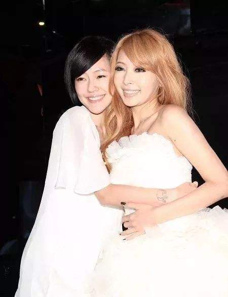 中日混血艺人makiyo:一手好牌打烂,仅仅是因为原生家庭破碎?