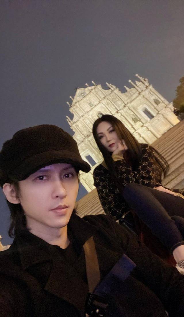 张淇与老婆同天庆生,高调晒正面合影,韦佳喊老公淇哥哥互动超甜_夫妻