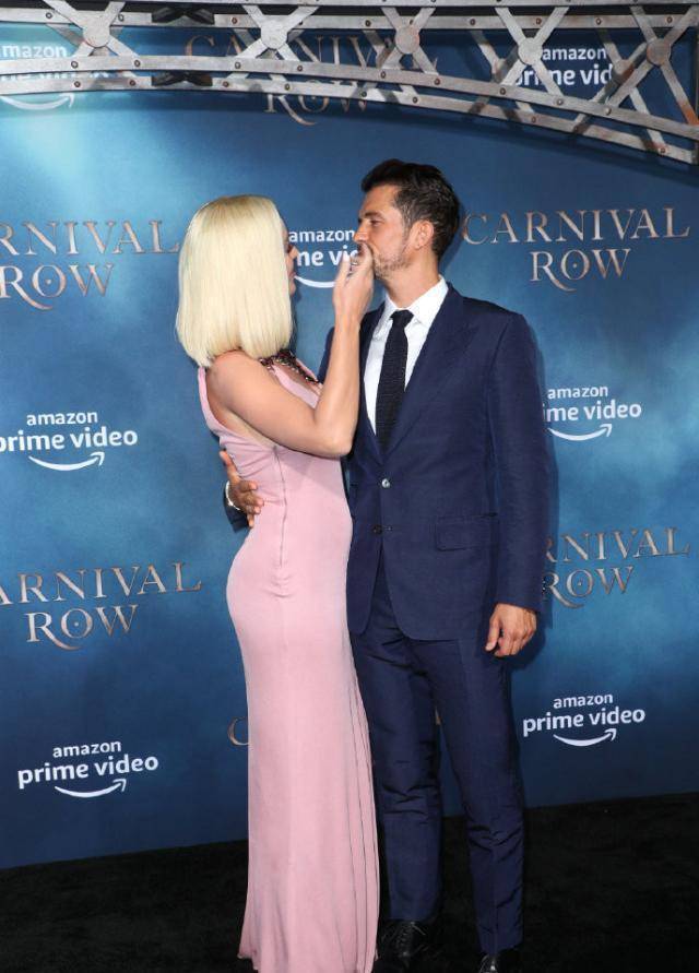 水果姐与"精灵王子"公开合体!