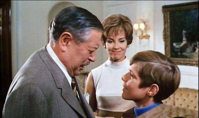 又见《英俊少年》,感慨于海因切为女管家唱歌的这段情节_外公_母亲