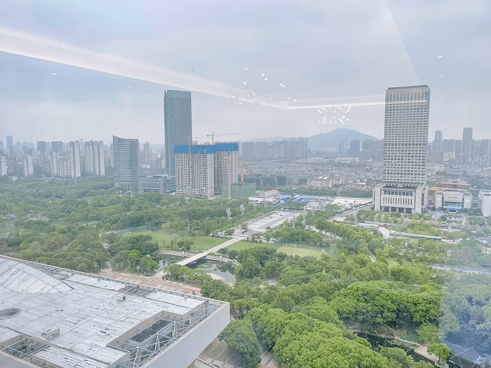 是整个江苏最大的绿地公园,也是无锡真正意义上的"中央公园",正如伦敦