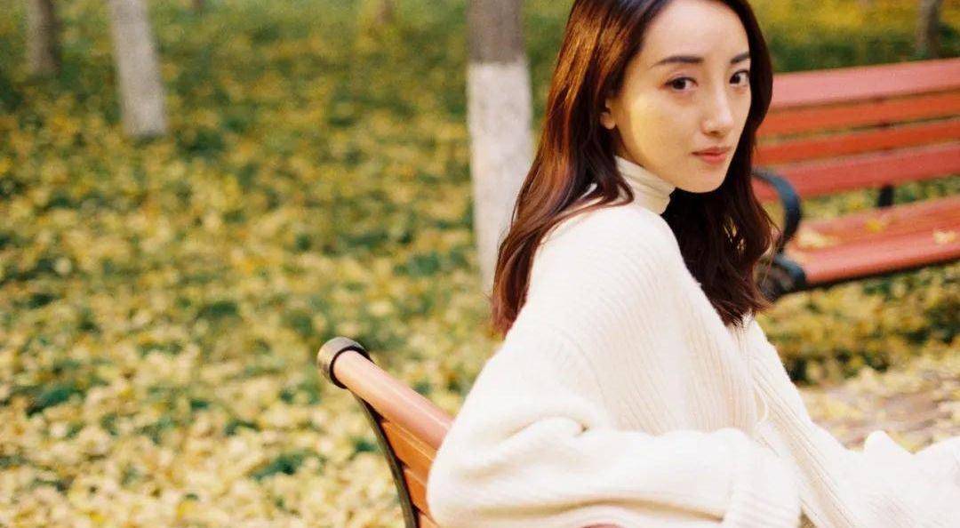 这就是真实的演员凌孜,有着超乎年龄的淡泊,却对自己不曾设限,在表演