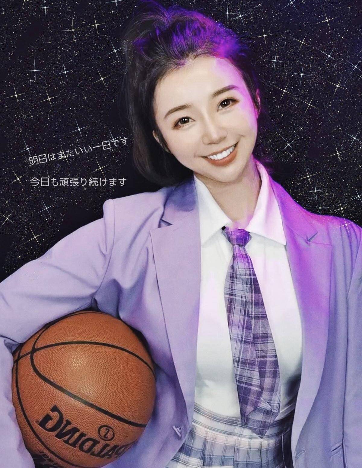 篮球美女主播张曼源图片