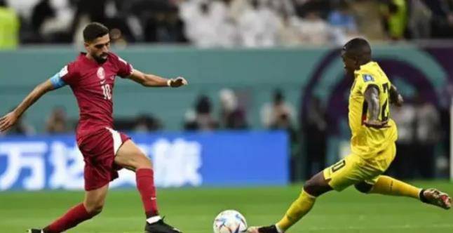 卡塔尔队失利，世界杯最弱东道主？2000亿美金，买不来足球强国