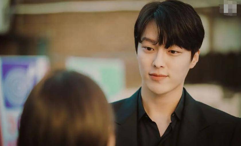 有钱有颜会撩,没点万年超能力都谈不起恋爱_九尾狐_人类_合作